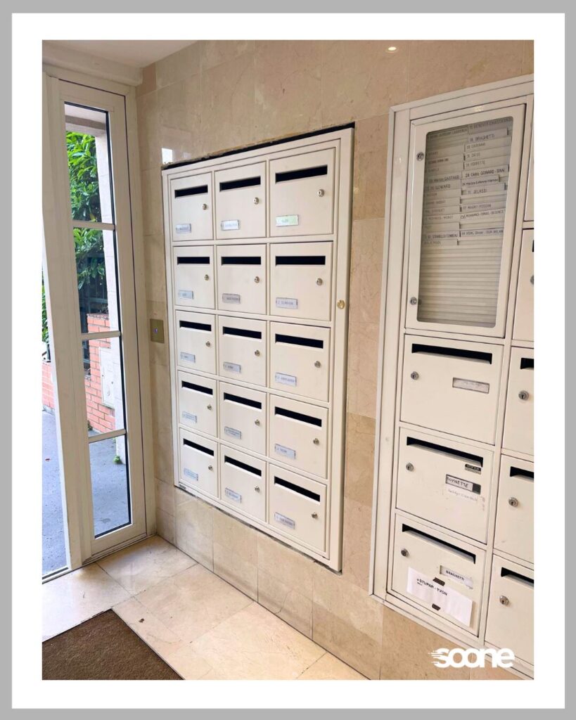 Installation boites aux lettres collectives Soone par entreprise Mercier.